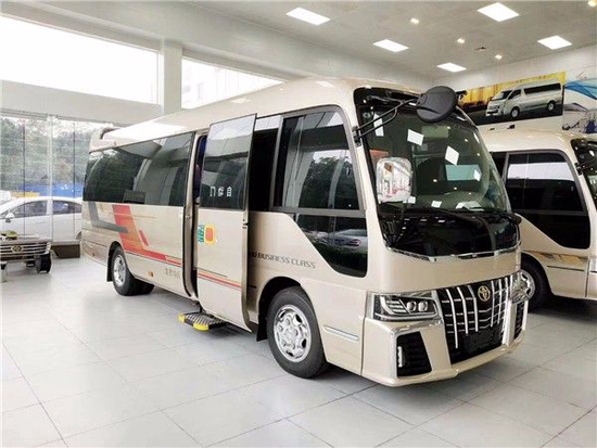 丰田考斯特新款 12座中巴车4.0排量