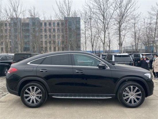 22款奔驰GLE450 Coupe现车红色内饰价格