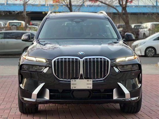 2023款宝马X7 进口现车94万起售可分期