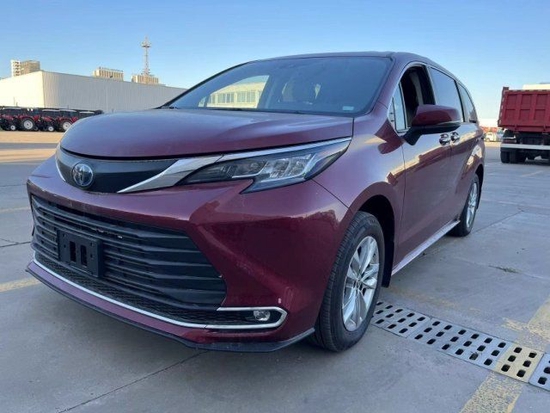 22款墨版丰田塞纳2.5混动两驱XLE真皮版