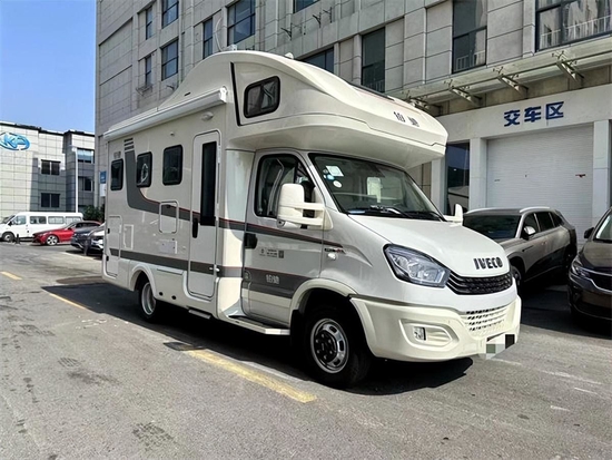 铂驰旅行家双拓展房车配置齐全现车