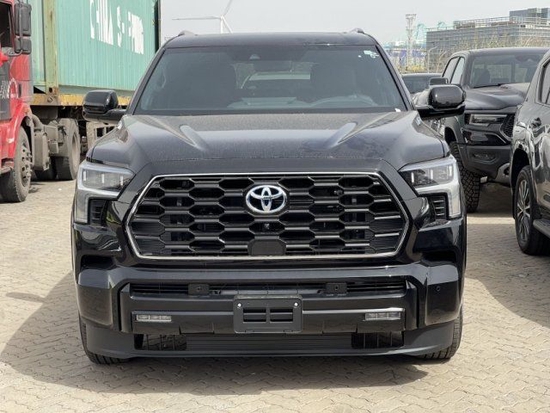 全新2023款丰田红杉油混实拍豪华感提升