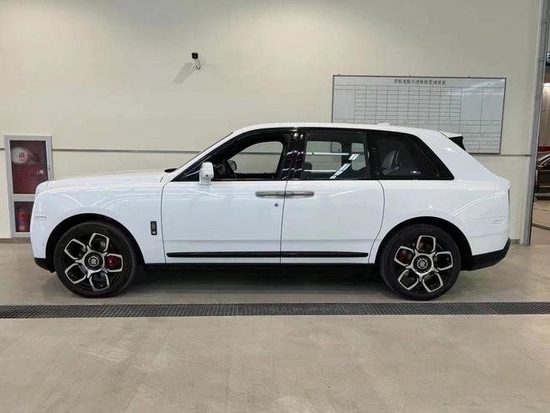 劳斯莱斯库里南BB版现车顶级豪华艺术品