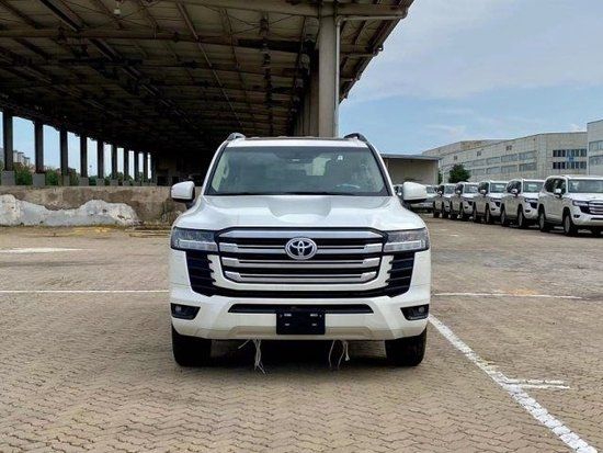 2022款酷路泽LC300天窗限时现车102万