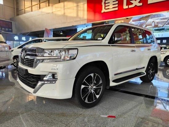 2023款丰田酷路泽5700国六现车直降30万