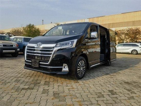 23款丰田格兰维亚六座顶配现车69万提车