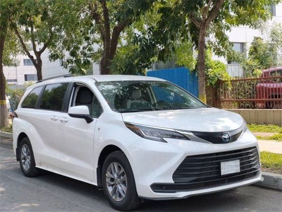 23款丰田塞纳2.5L油电混合四驱让利特价