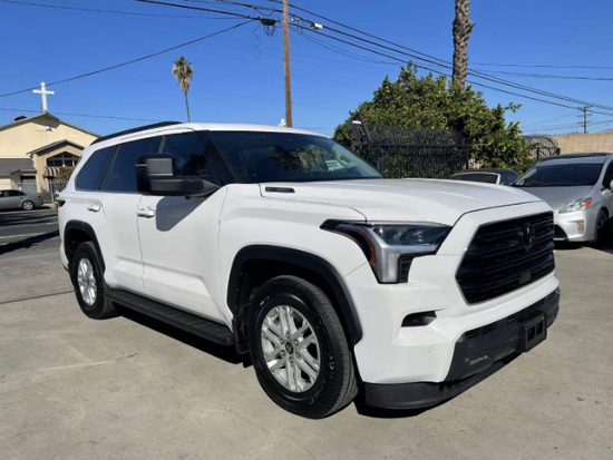 新款丰田红杉3.5TT双擎现车特价128万