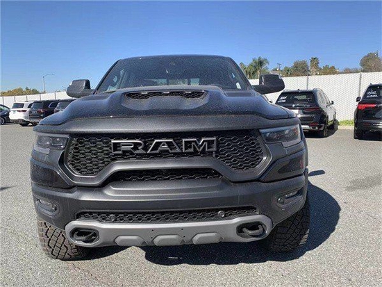 23款道奇霸王龙 比22款多全液晶仪表