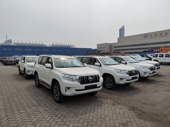 2022款丰田霸道4000GXR白米天窗版价格