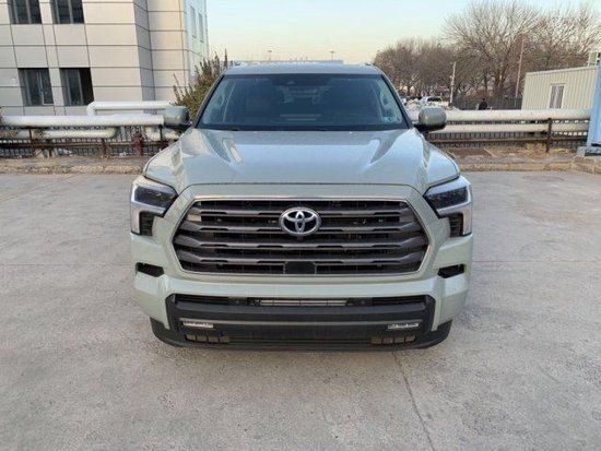 23款丰田红杉3.5T 10速港口现车4月促销