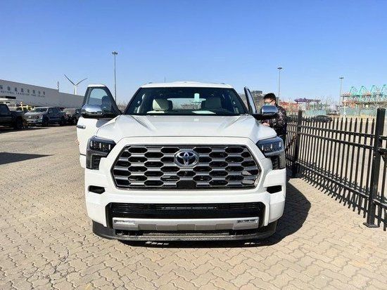 2023款丰田红杉颜色配置多 零首付购车