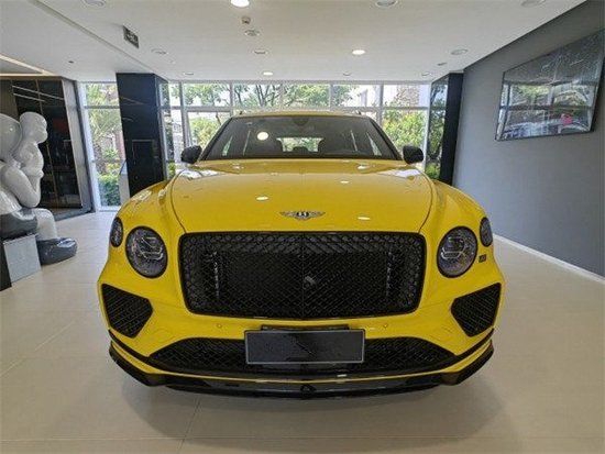 2023款宾利添越长轴距版 舒适豪华座舱