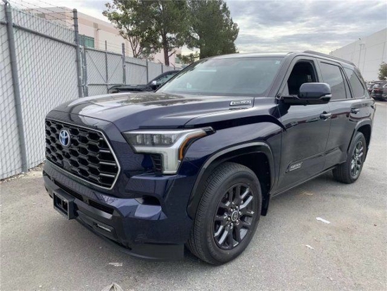 23款丰田红杉3.5TT铂金版深蓝色122万