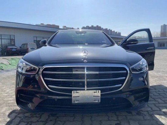 23款奔驰S500港口现车比4S店多优惠20万