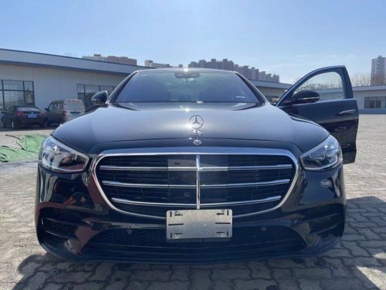 23款奔驰S500港口现车比4S店多优惠15万