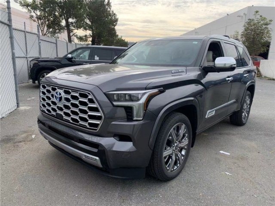 23款丰田红杉顶点版现车 铁灰色127万