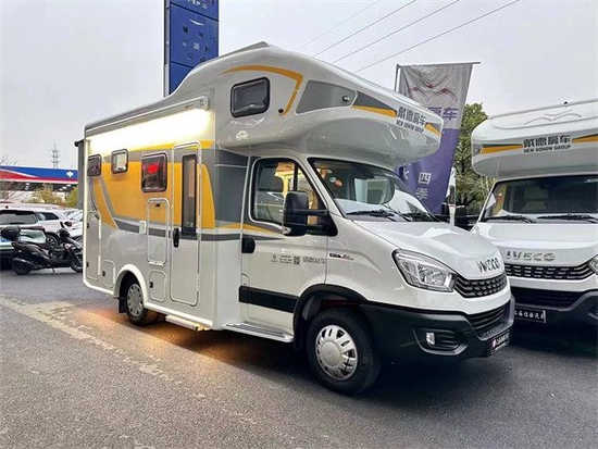 戴德自由风MAX+房车 无惧严寒酷暑