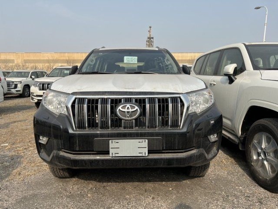 中东版丰田霸道2.8T柴油版后挂大油箱