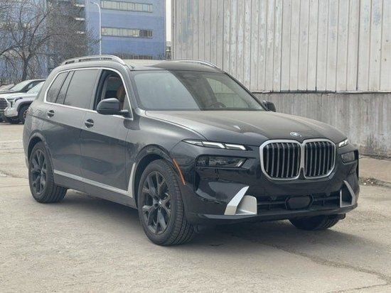 2023款宝马X7配置升级现车售价性价比高