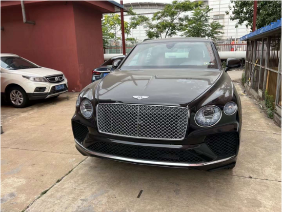 22款宾利添越港口现车特价促销265万起