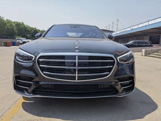 不加价的23款奔驰S500现车120万起售