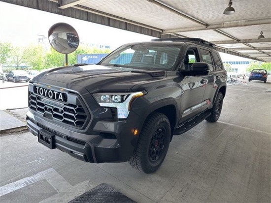 丰田红杉3.5T V6混动 10AT 新车已到店