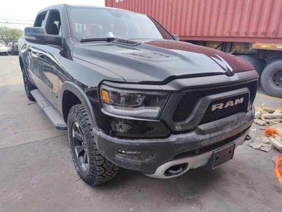 2023款道奇公羊叛逆者5.7L皮卡购车送礼