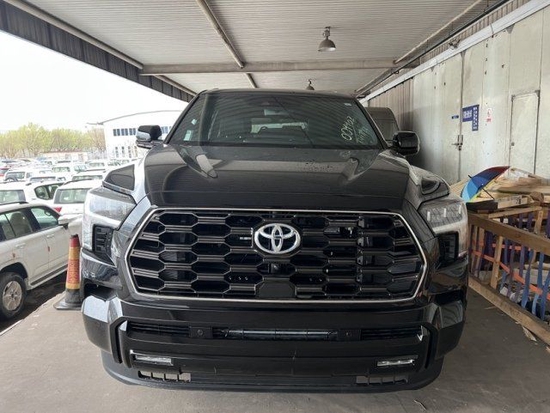 23款丰田红杉铂金版3.5T美规午夜黑现车