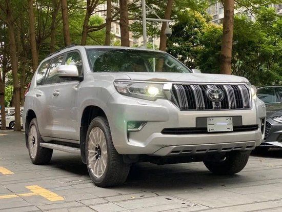 2022款丰田霸道2800 2.8T柴油50万起