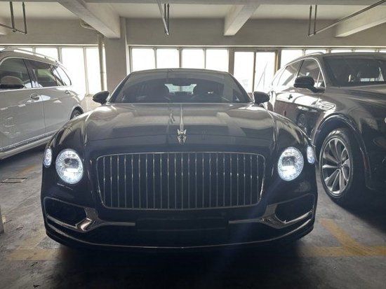 2023款宾利飞驰4.0T让利20万 随时提车