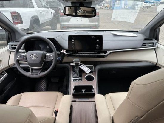 2023款丰田塞纳2.5混动LTD特价65万起售