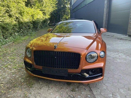 宾利飞驰V8版汽油4.0T火焰橘随时提