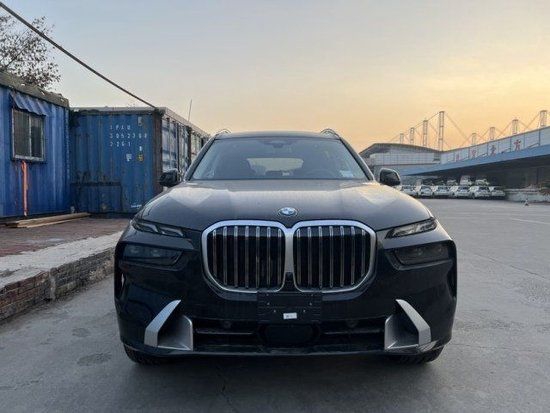 2023款宝马X7美规版天津现车90万起出售