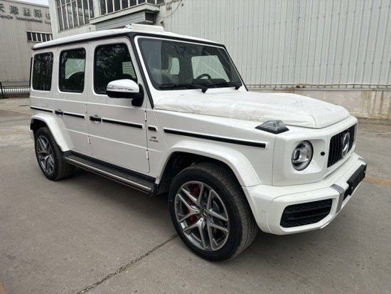 23款奔驰G63港口现车直降27万可分期