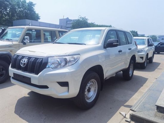 2023款丰田普拉多2800柴油版现车53万起