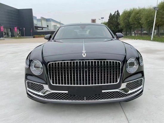 宾利飞驰搭载4.0t V8双涡轮增压发动