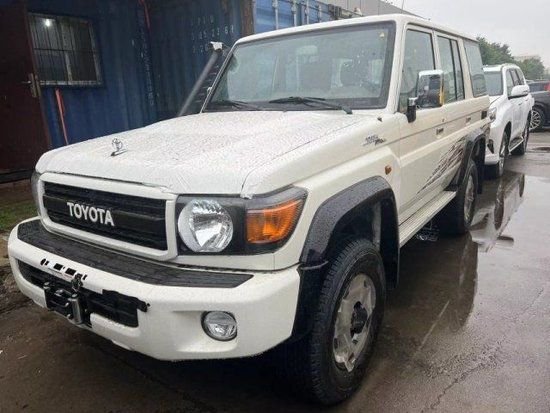 23款中东酷路泽LC76现车最新优惠行情