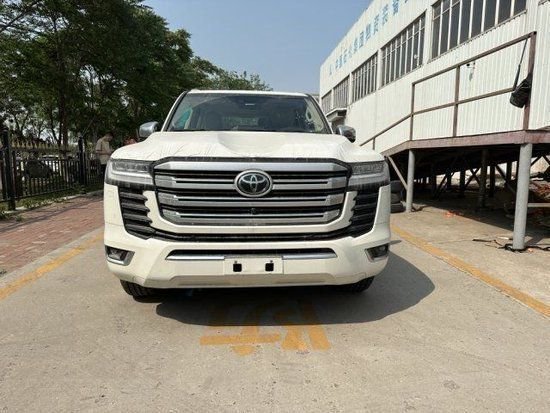 新22款酷路泽LC300 4.0起售85万送首保