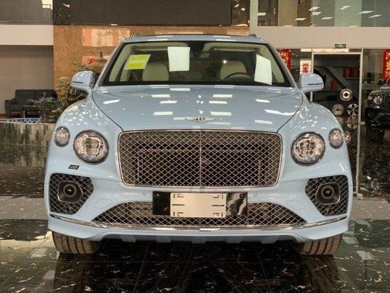 23款宾利添越3.0T插电混动价格仅230万