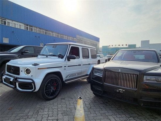 23款奔驰G63现车降价50万 可上牌联保