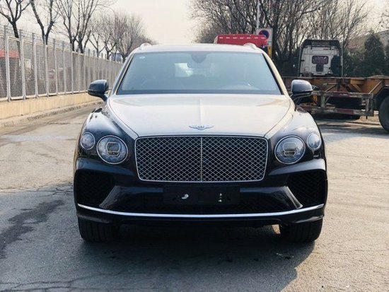 22款宾利添越4.0五座 豪华感进一步提升