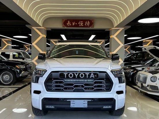 2023款丰田红杉3.5T混动 现车95万起售