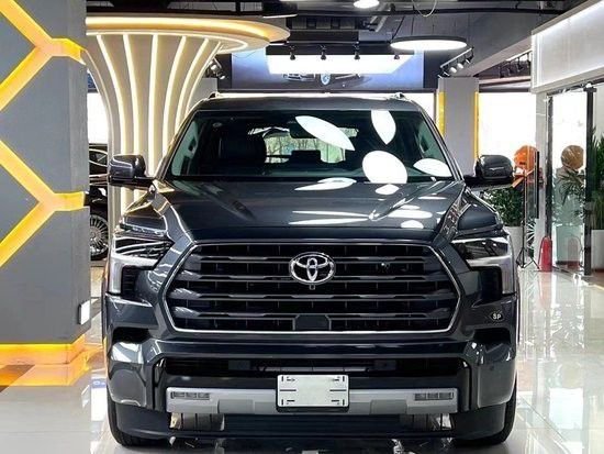 丰田红杉3.5TT双增压动力澎湃95万起售