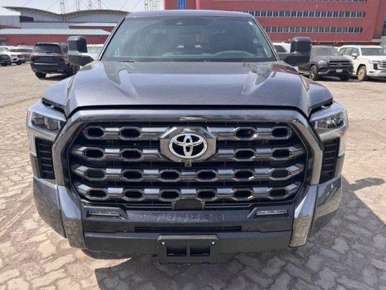 22款丰田坦途铂金版提供燃油版和混动版