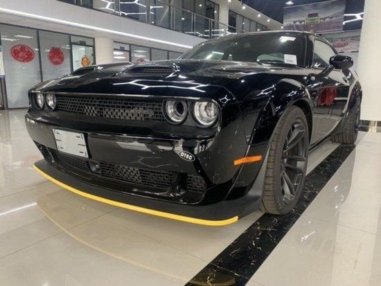 22款道奇地狱猫红眼猫叫现车报价198万