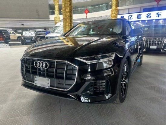 22款奥迪Q8标准版3.0现车可办分期优惠