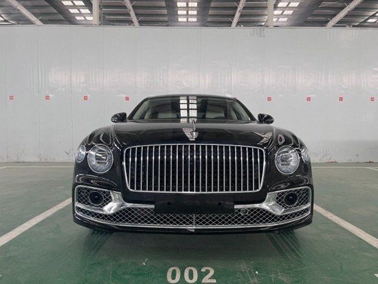 新款宾利飞驰2.9T油电混新报价 油耗多少