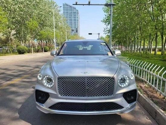 23款宾利添越豪华SUV天花板优雅大气