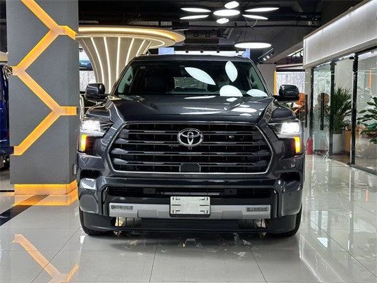 进口丰田红杉现车售价现车96万首付20万